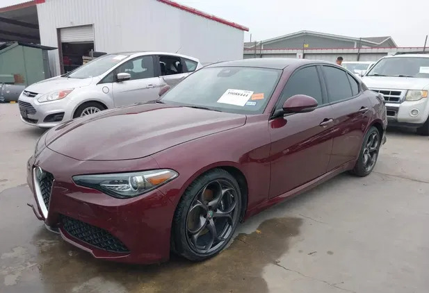 alfa romeo mazowieckie Alfa Romeo Giulia cena 72000 przebieg: 128311, rok produkcji 2018 z Wołczyn